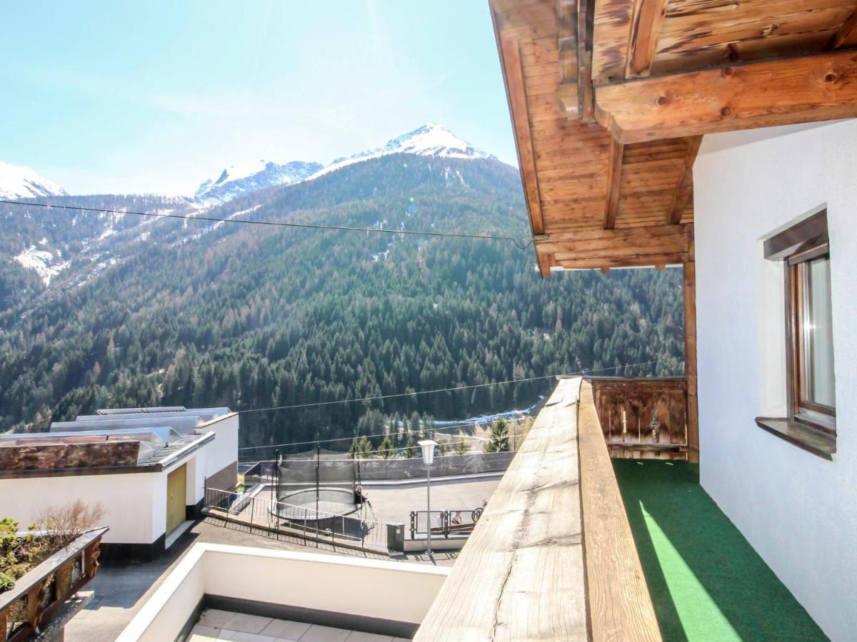 Holiday Home Hoelzl By Interhome Флирш Екстериор снимка