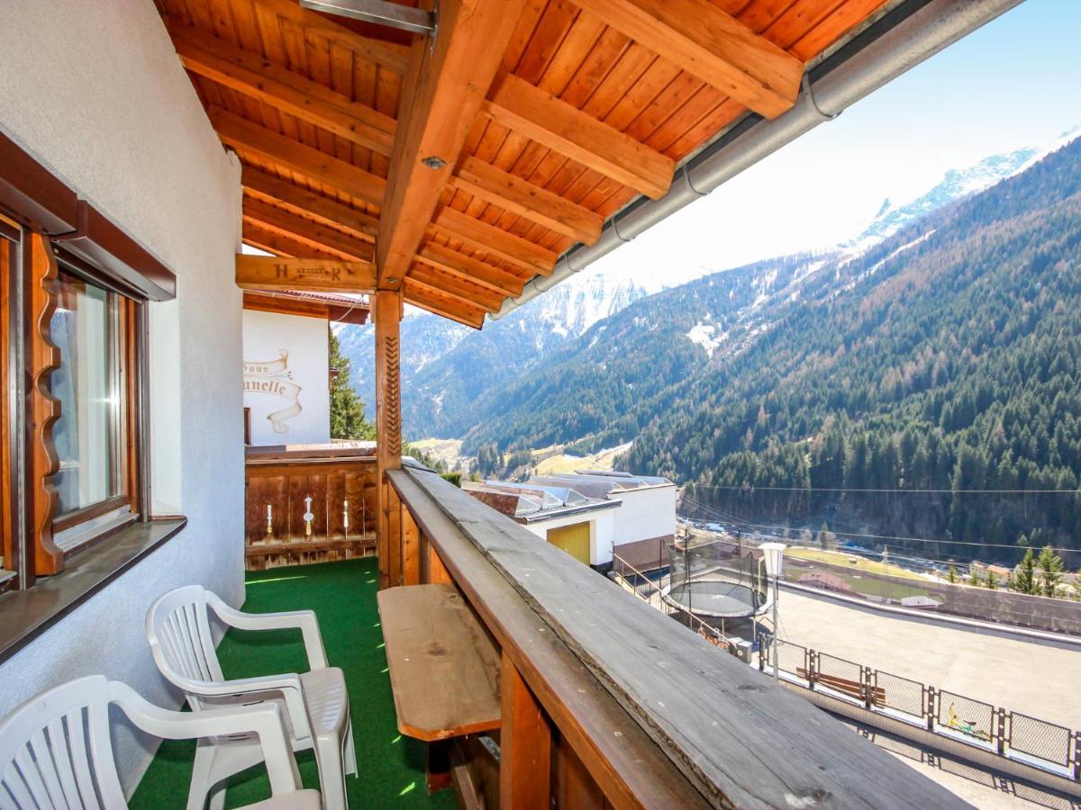 Holiday Home Hoelzl By Interhome Флирш Екстериор снимка